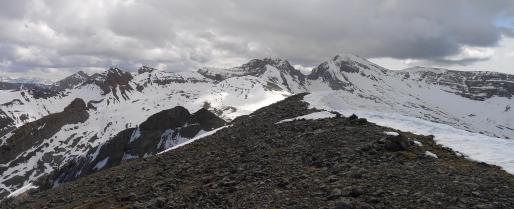 Macizo de Cotiella desde la cima del Mobisón